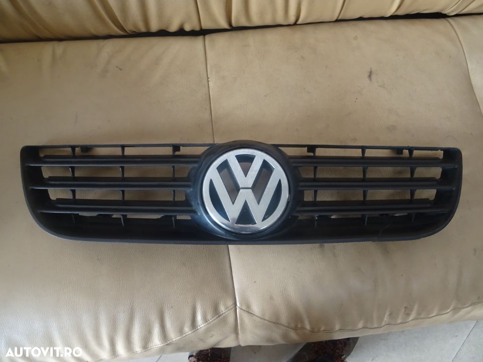 Vand Grila Bara Fata Volkswagen Polo 9N 1.9TDI din 2007 cod:600853653 - 1