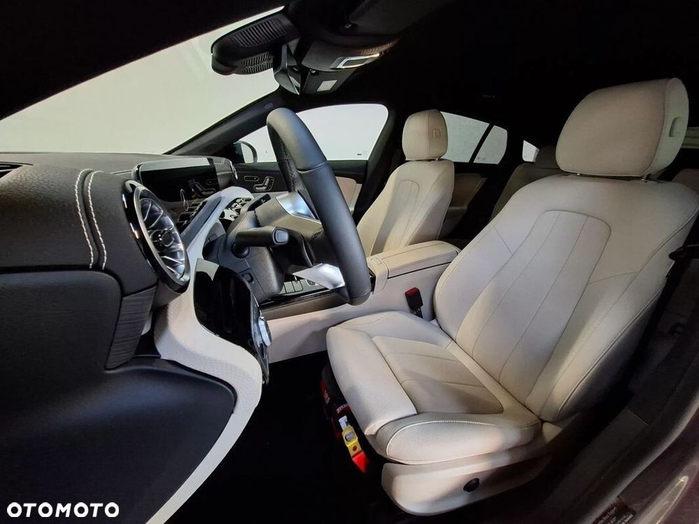 Mercedes-Benz CLA 200 Progressive 7G-DCT - 23