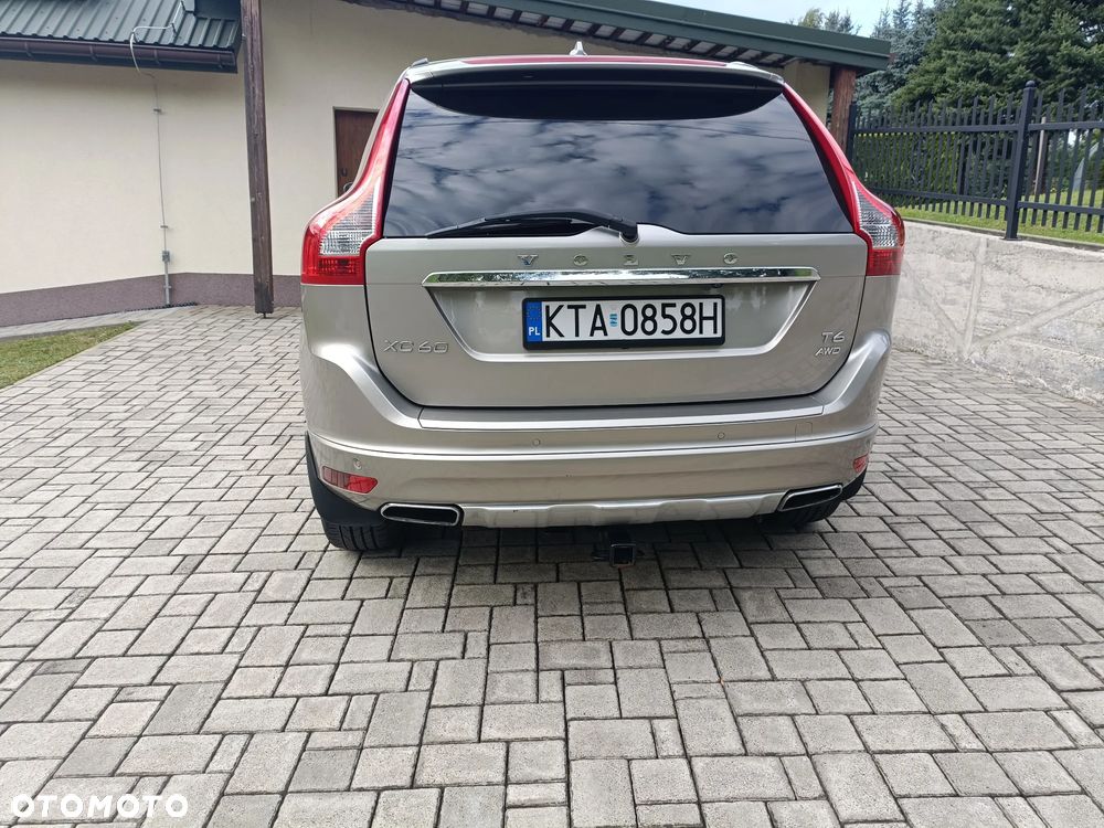 Volvo XC 60 T6 AWD Momentum - 4