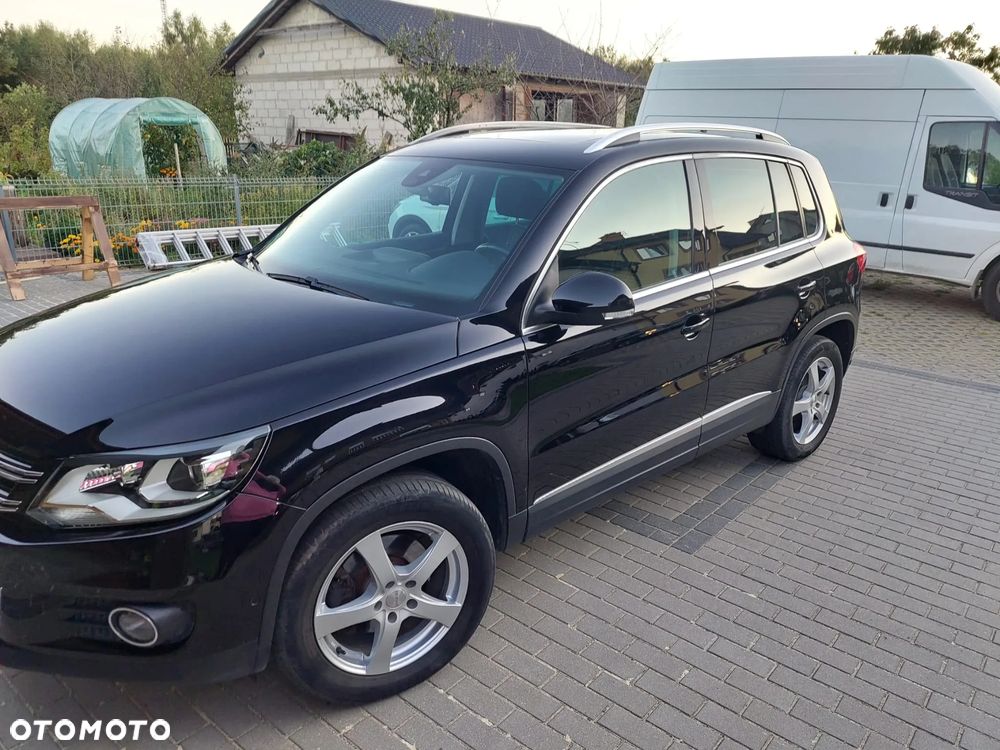 Volkswagen Tiguan - 1