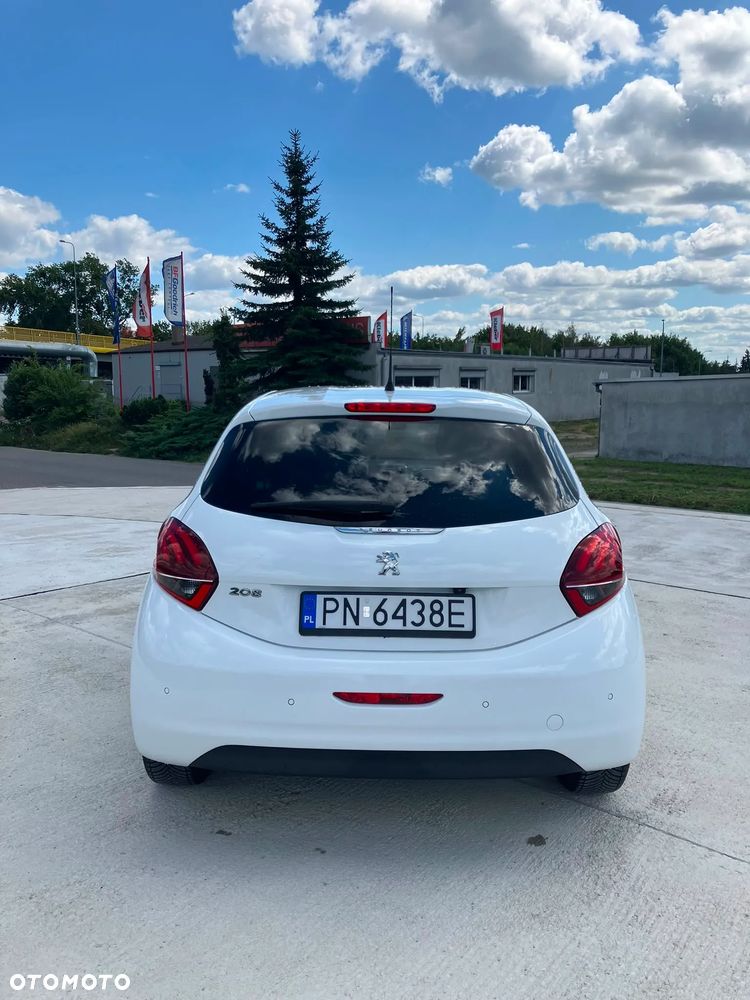 Peugeot 208 1.2 PureTech GPF Signature S&S - 6