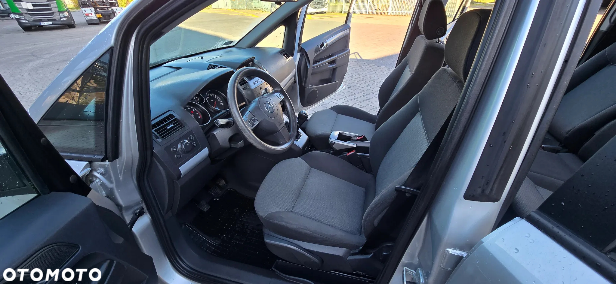 Opel Zafira - 9
