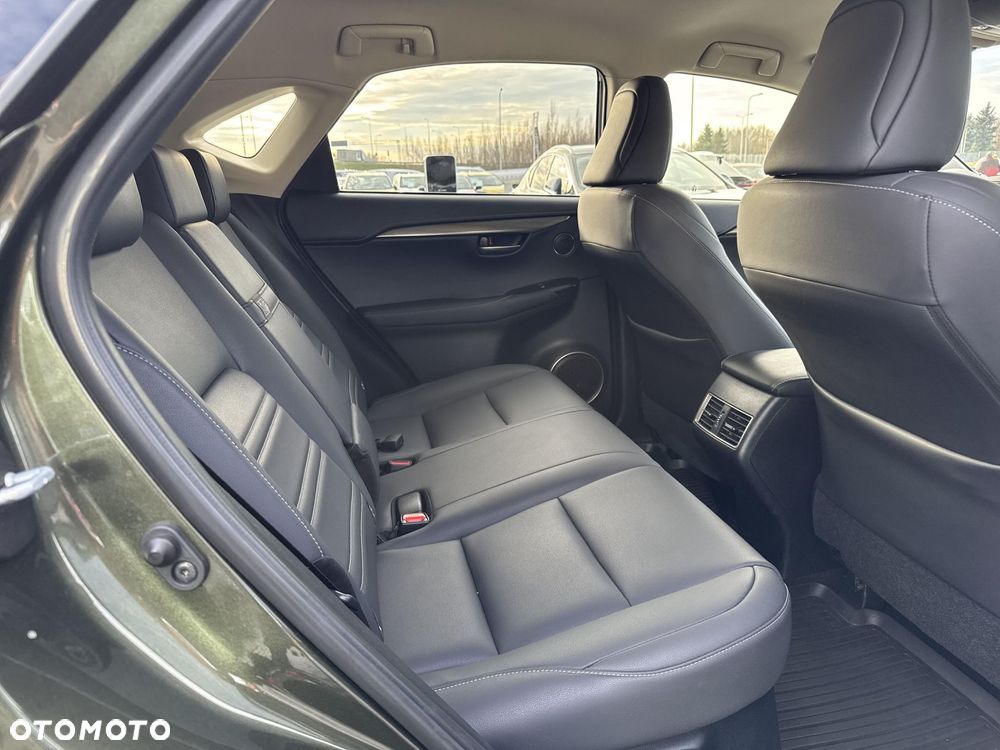 Lexus NX 300h F Impression AWD - 10