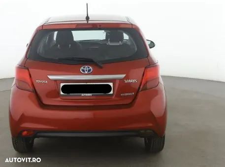 Toyota Yaris 1.5 VVT-i HSD Bi-Tone G&B - 4