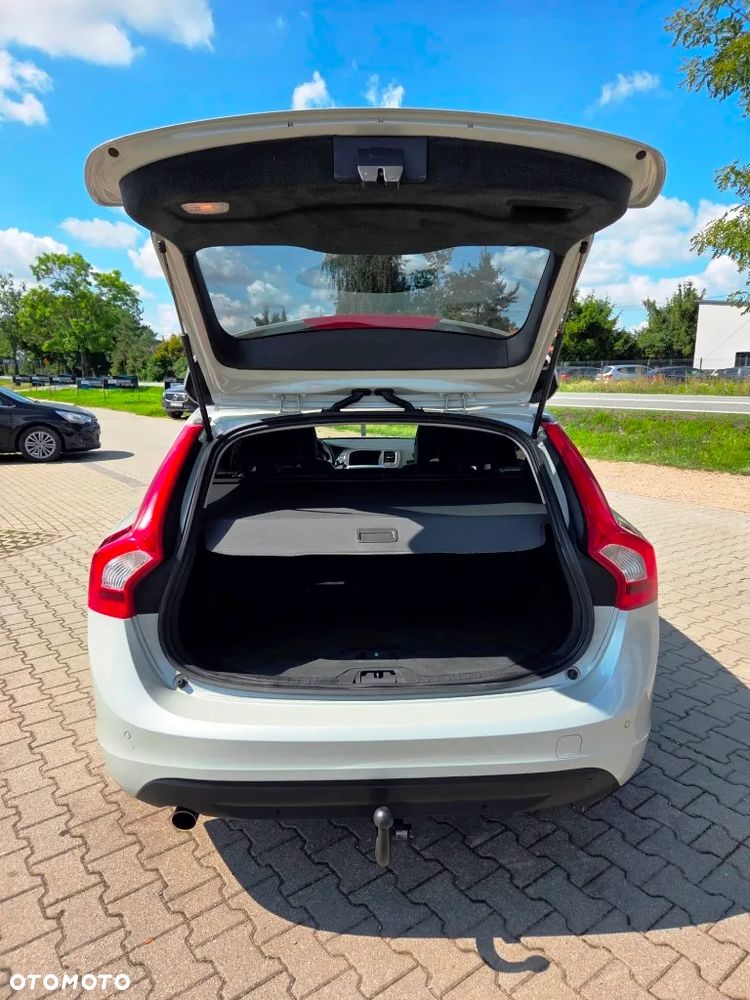 Volvo V60 D2 Momentum - 11