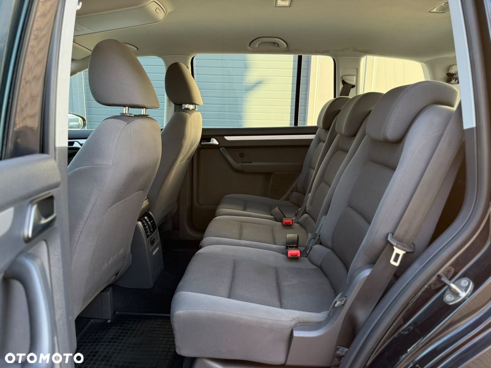 Volkswagen Touran 1.6 TDI DPF BlueMotion Technology MATCH - 11