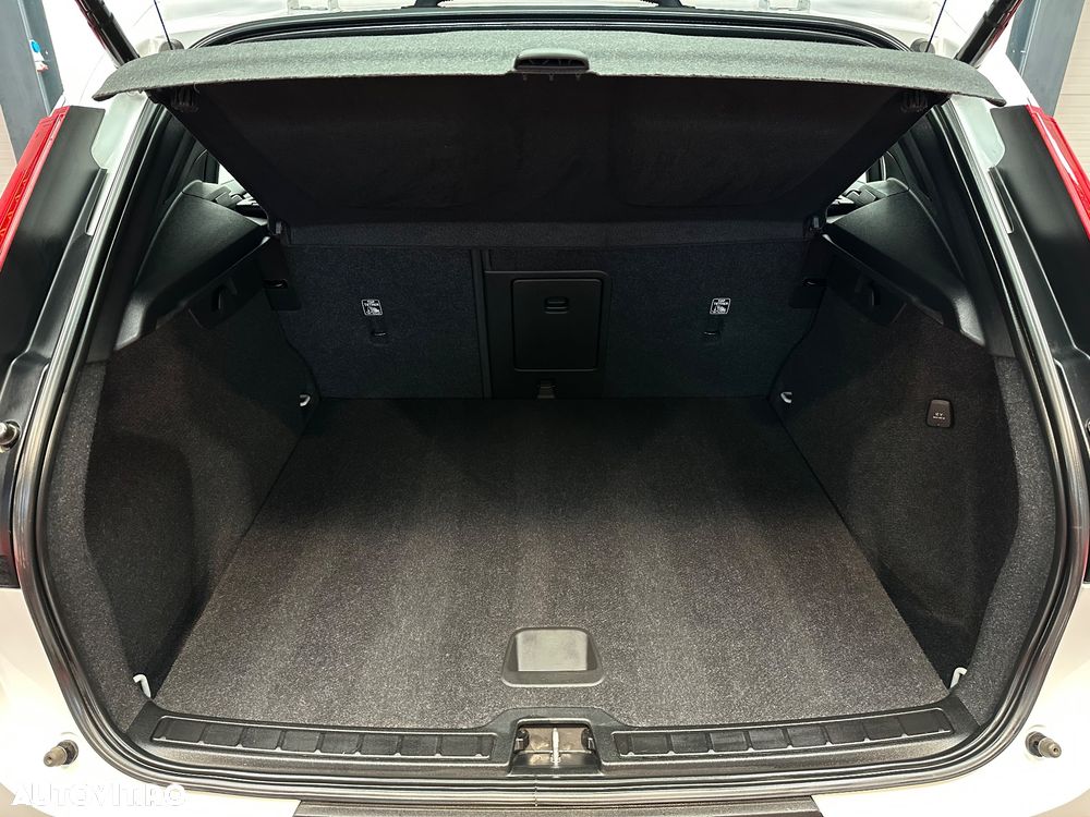 Volvo XC 40 T4 Recharge DKG Inscription - 32