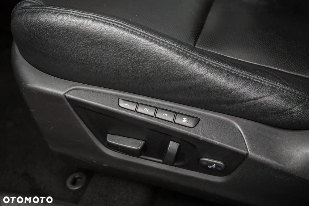 Suzuki Kizashi 2.4 Sport 4WD CVT - 14