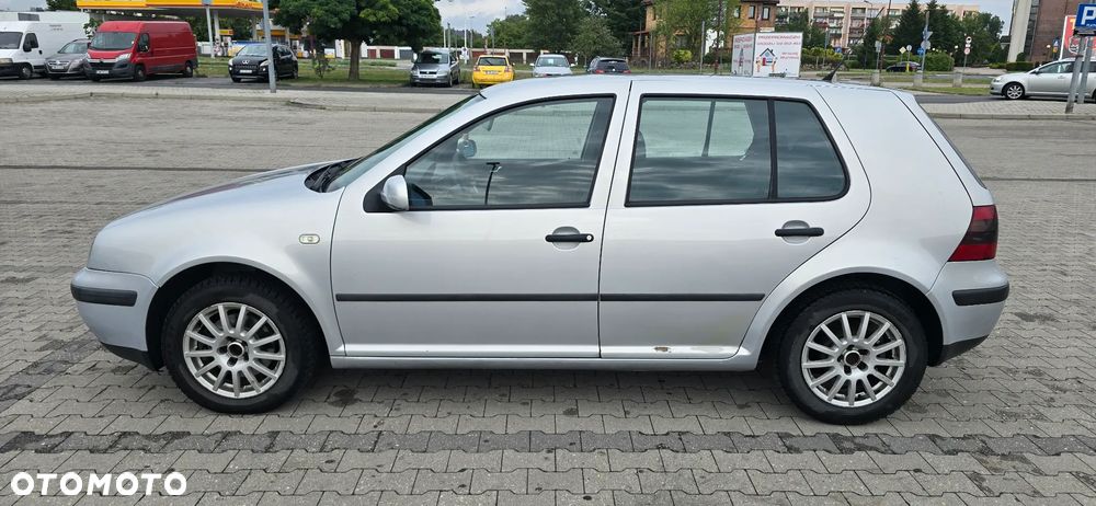 Volkswagen Golf 1.9 TDI Highline - 9