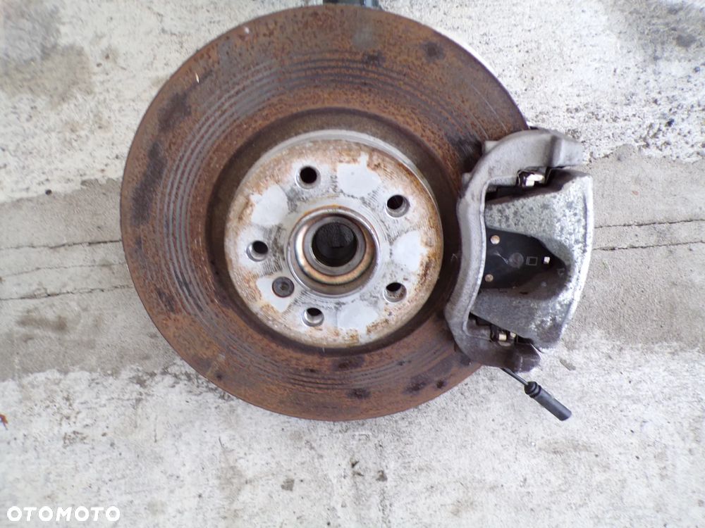 MACPHERSON ZWROTNICA ZACISK AMORTYZATOR BMW X1 U11 - 2