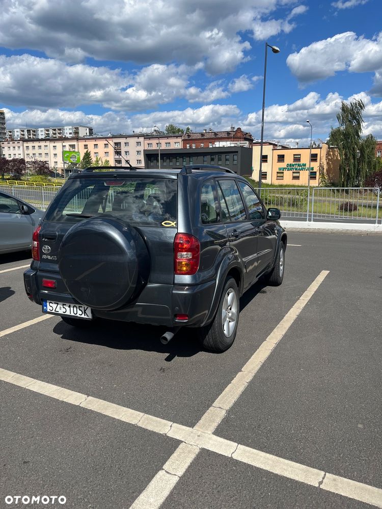 Toyota RAV4 2.0 D-4D 4x4 - 2