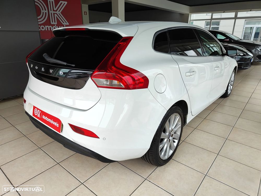 Volvo V40 D2 Momentum - 13