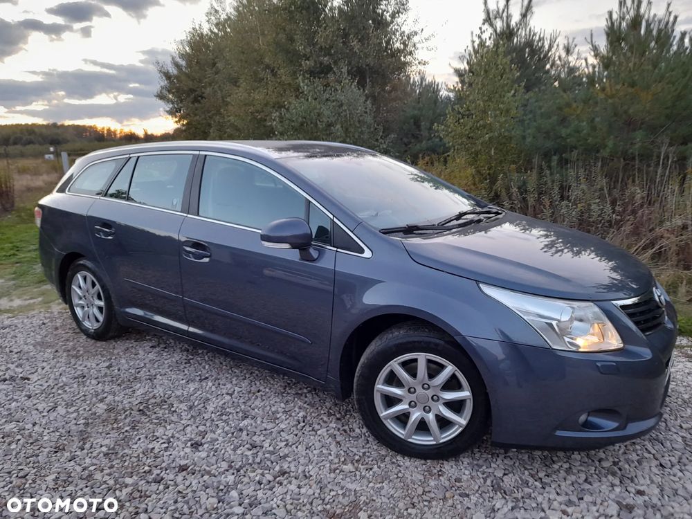 Toyota Avensis Combi 1.8 Comfort - 11