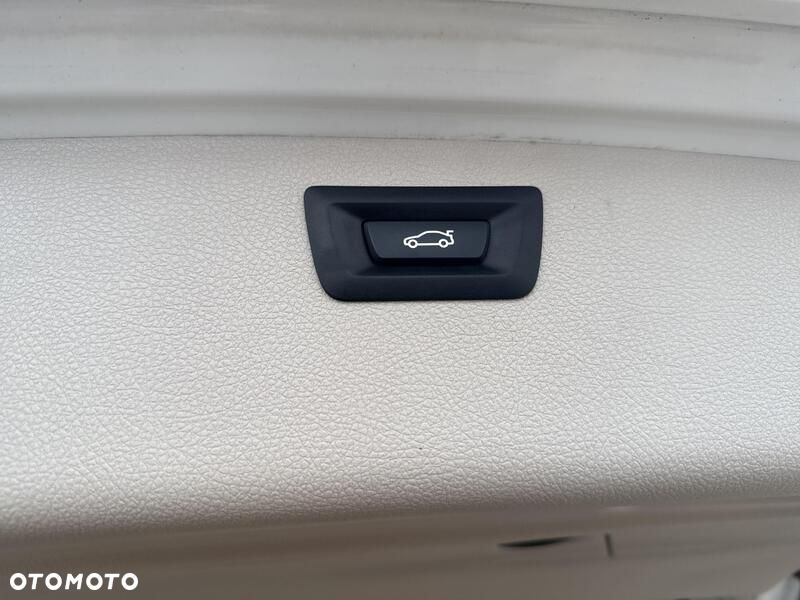 BMW Seria 3 318i GPF - 24