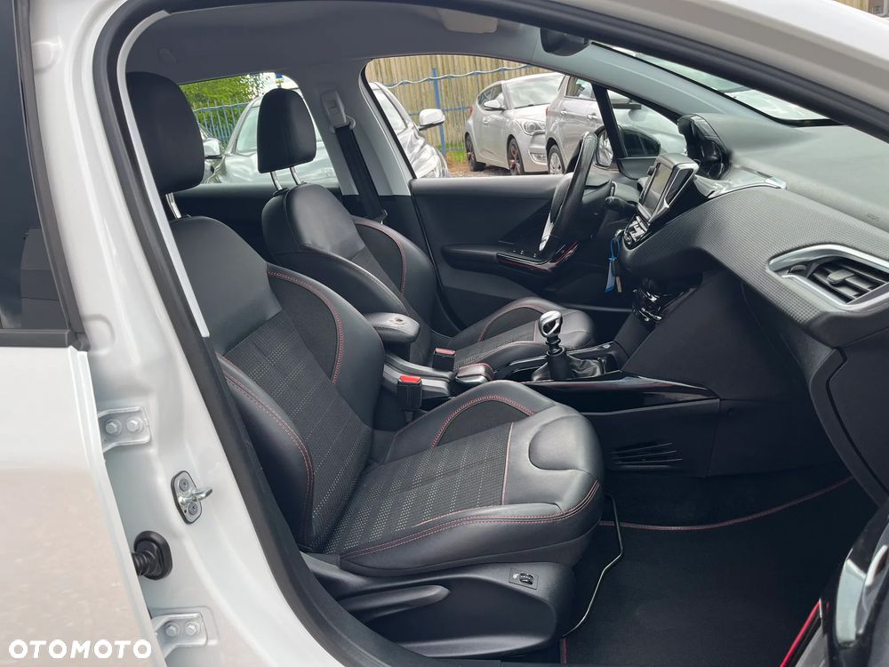Peugeot 2008 BlueHDi FAP 120 STOP & START GT-Line Edition - 36