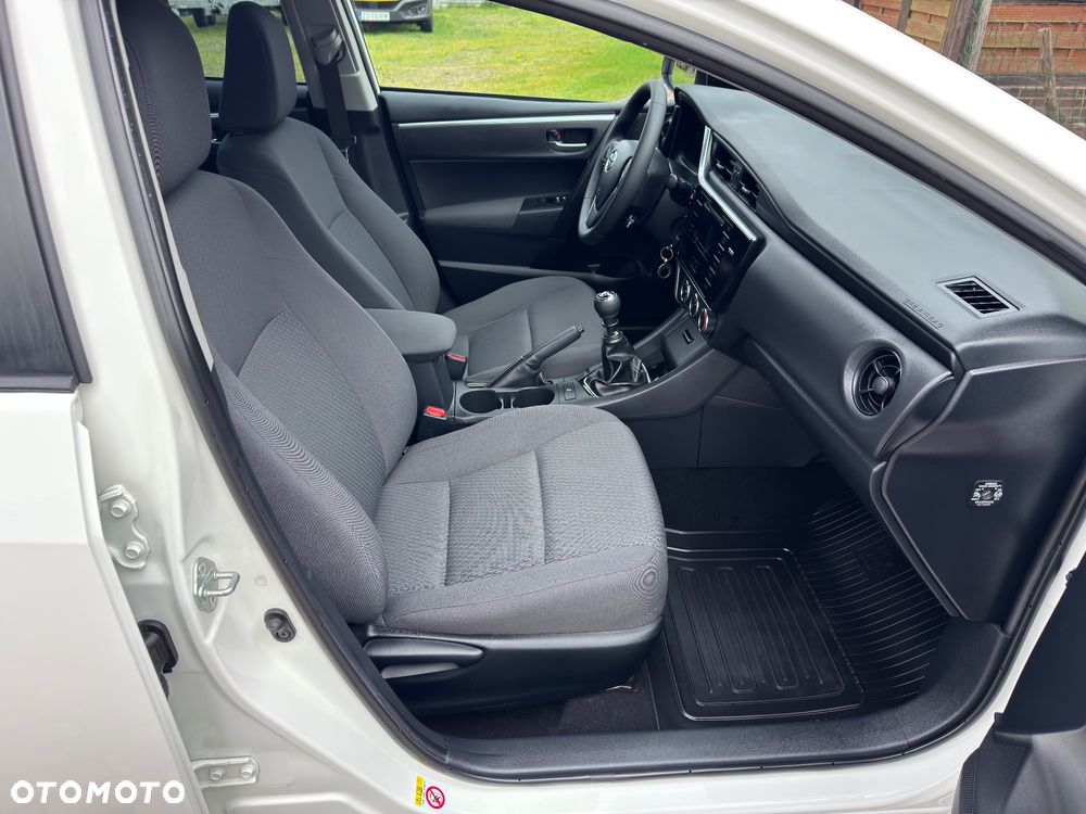 Toyota Corolla 1.4 D-4D Active EU6 - 25