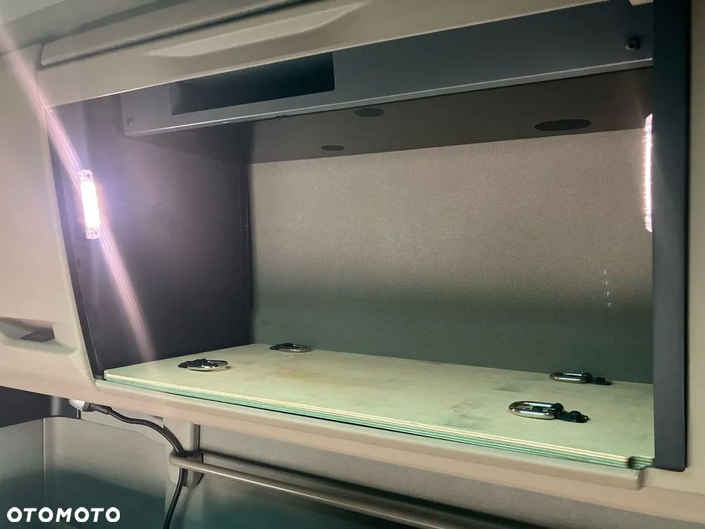 MAN TGX 18.470 4x2 BL SA - 24