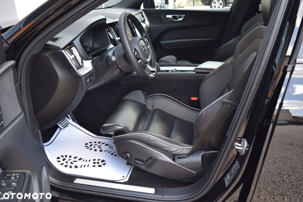 Volvo XC 60 B4 D AWD R-Design - 18