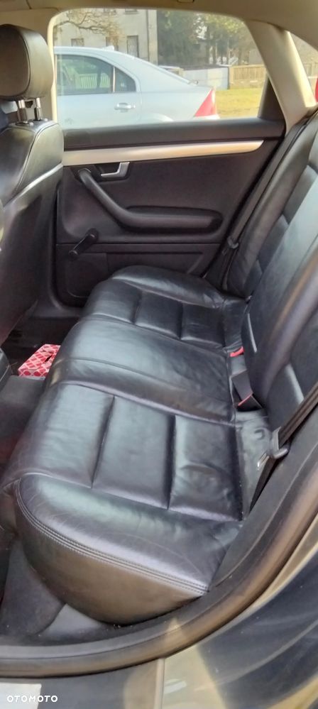 Audi A4 Limousine - 9