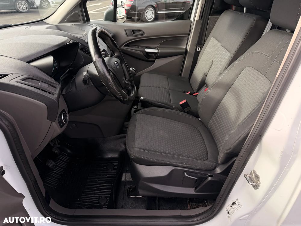 Ford Transit Connect - 11