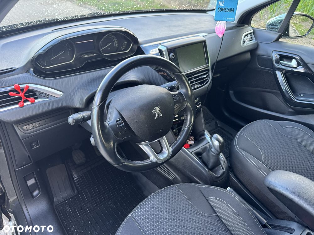 Peugeot 208 - 7