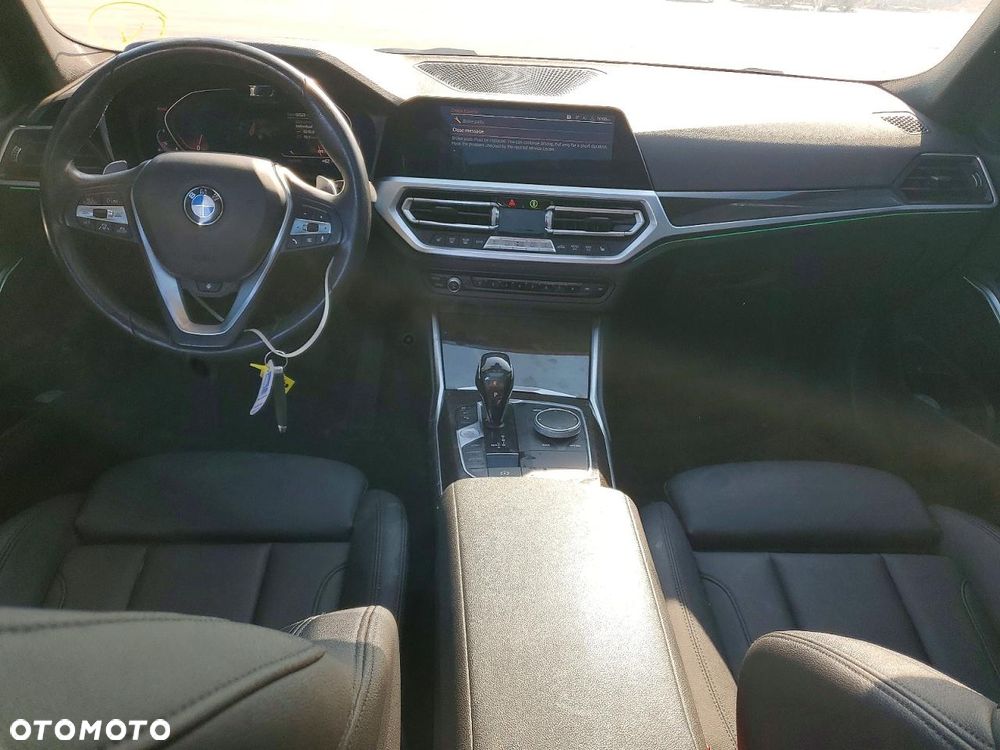 BMW Seria 3 330i xDrive Sport Line - 7