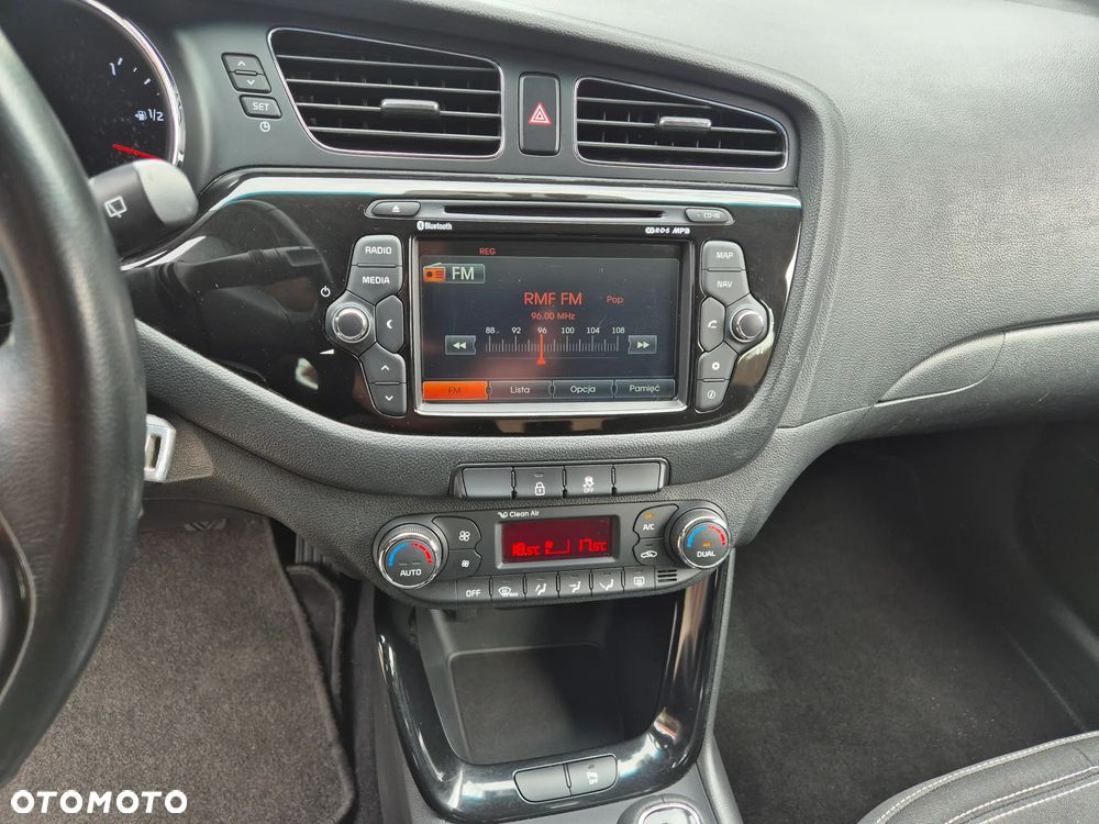 Kia Ceed 1.4 CVVT Dream-Team Edition - 27