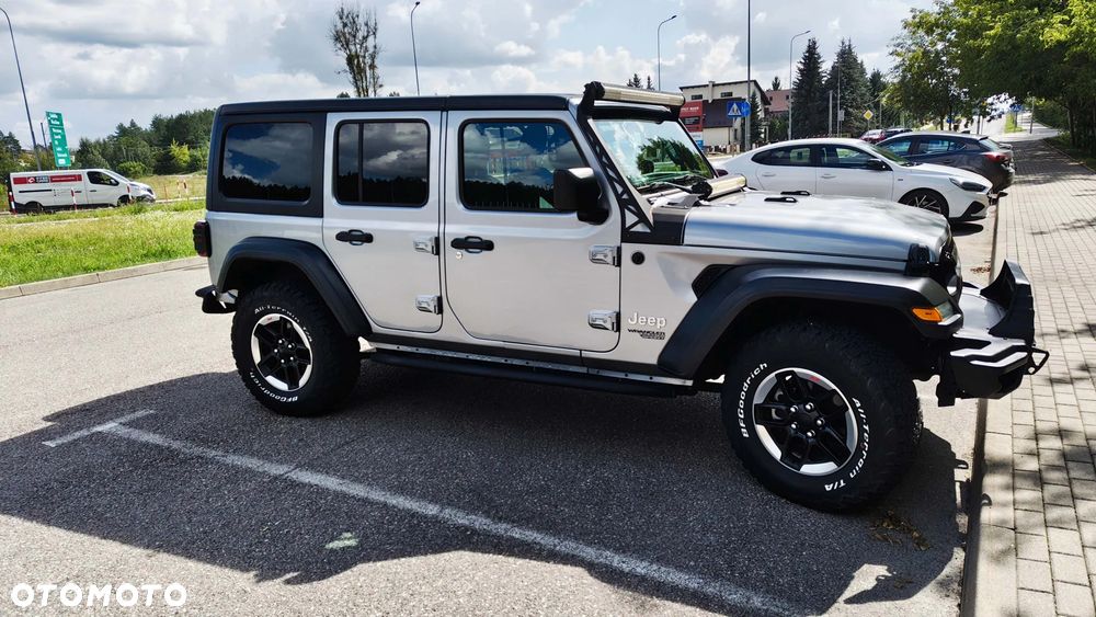Jeep Wrangler - 16