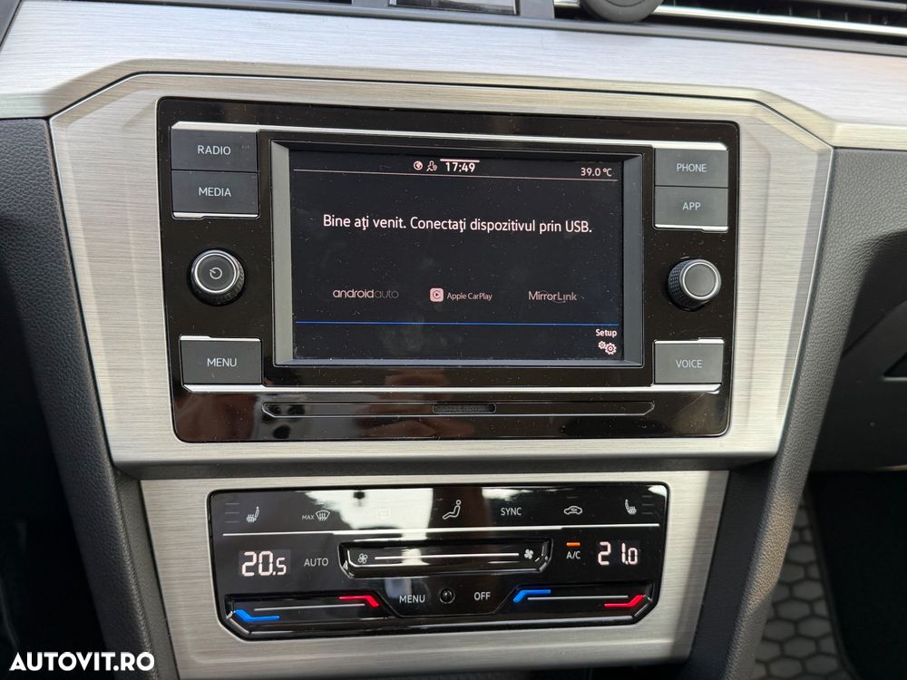 Volkswagen Passat 2.0 TDI DSG Trendline - 9