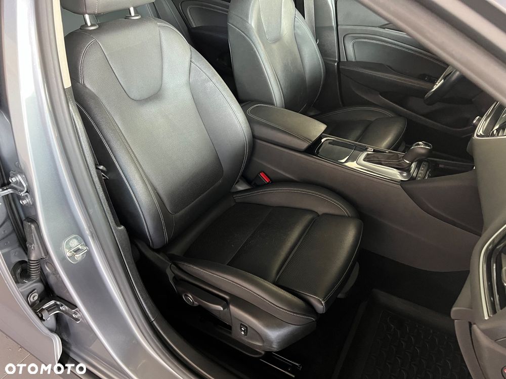 Opel Insignia Country Tourer 2.0 BiTrb D 4x4 Automatik Exclusive - 37