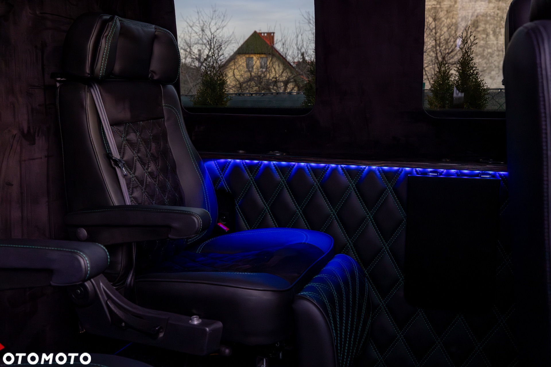 Mercedes-Benz Sprinter - 14