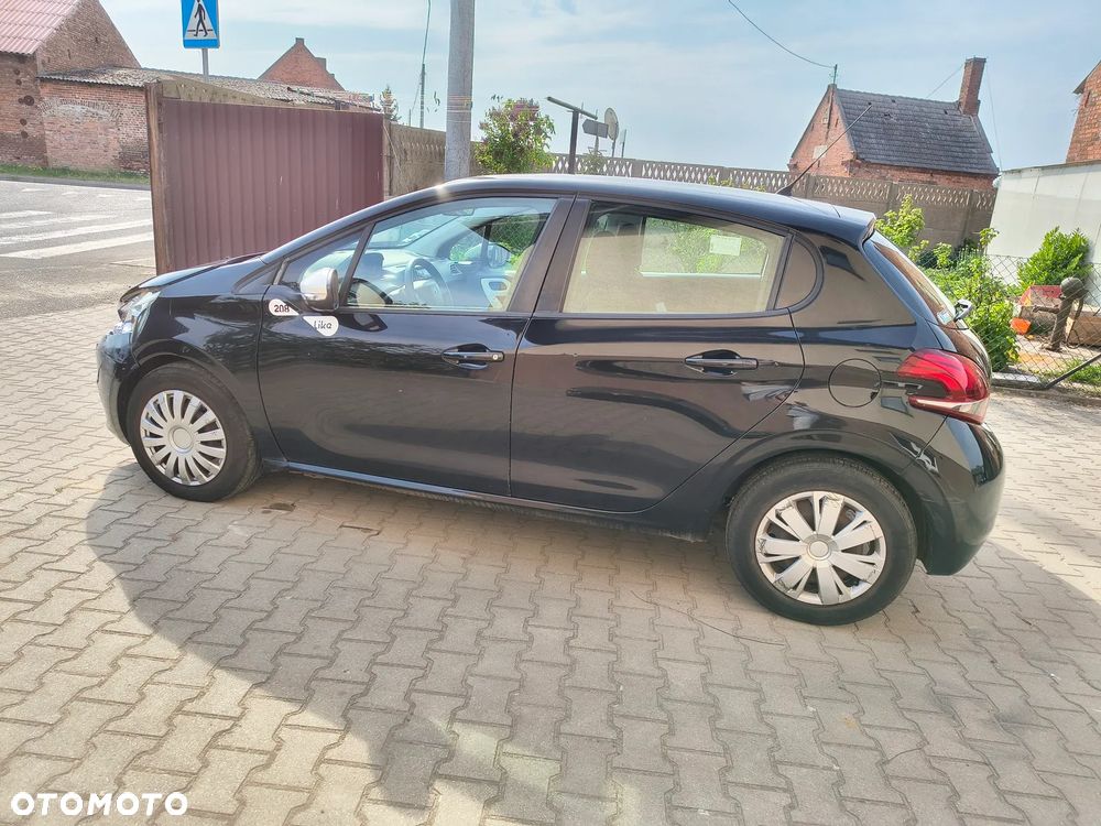 Peugeot 208 - 12