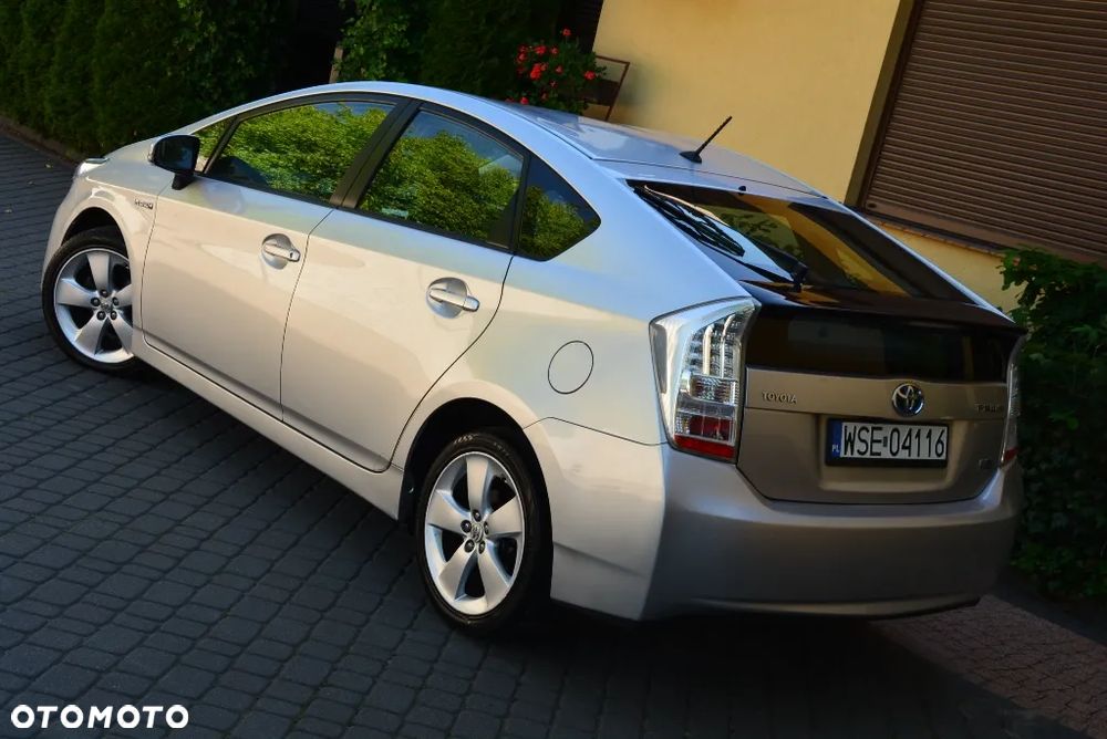 Toyota Prius (Hybrid) Comfort - 3