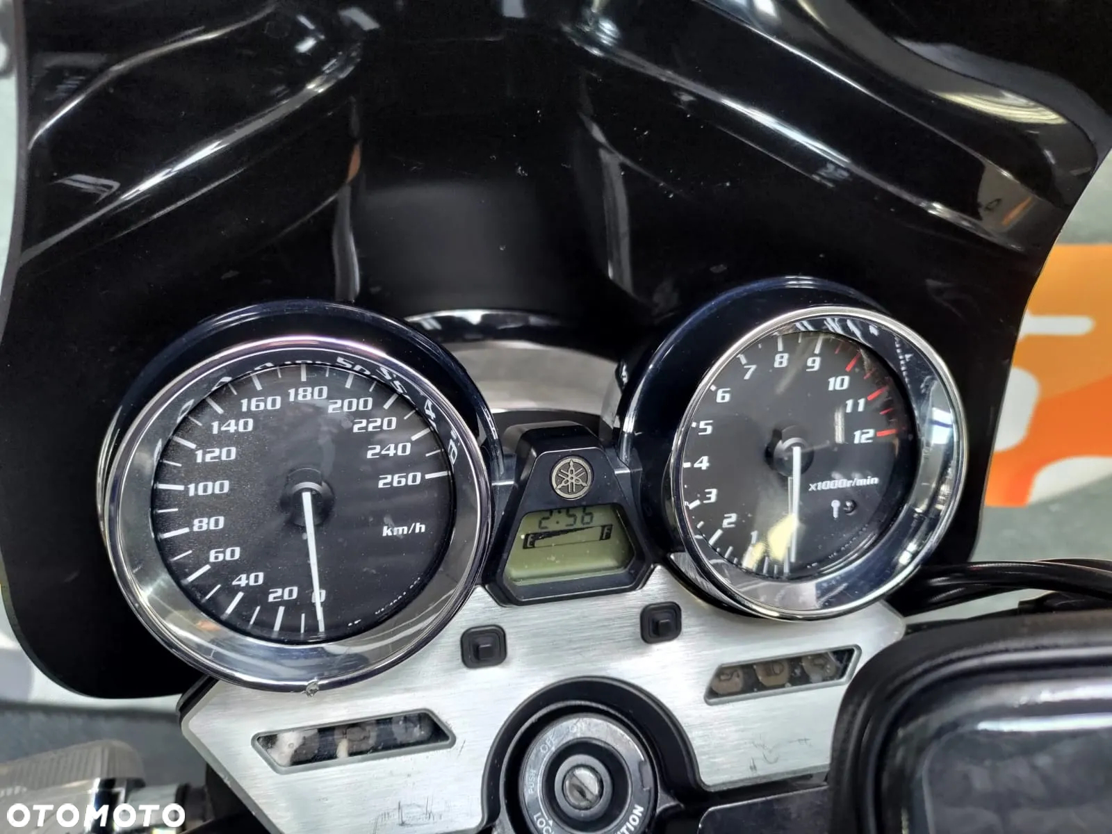 Yamaha XJR - 10
