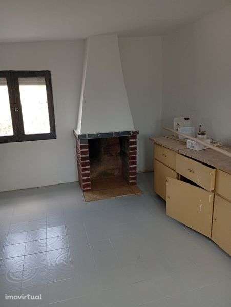 Arrendo moradia em Juncal do Campo - Grande imagem: 2/8