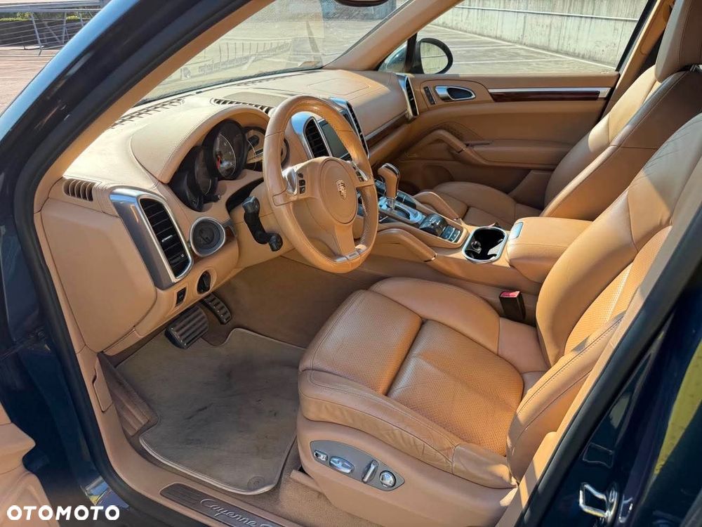 Porsche Cayenne - 9