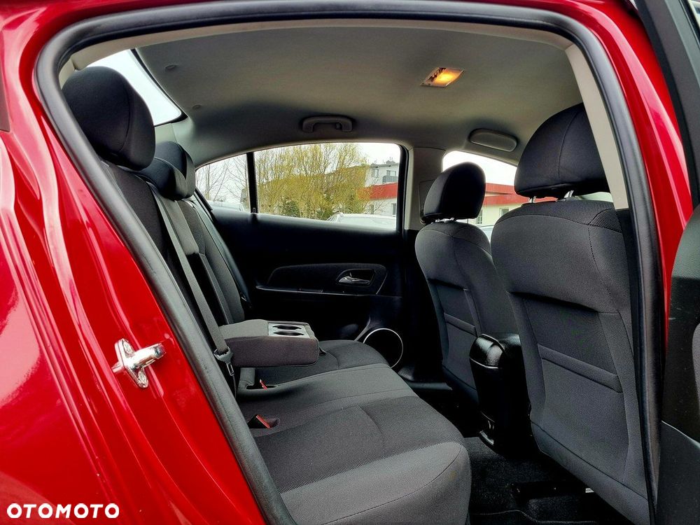 Chevrolet Cruze 1.8 LS - 12