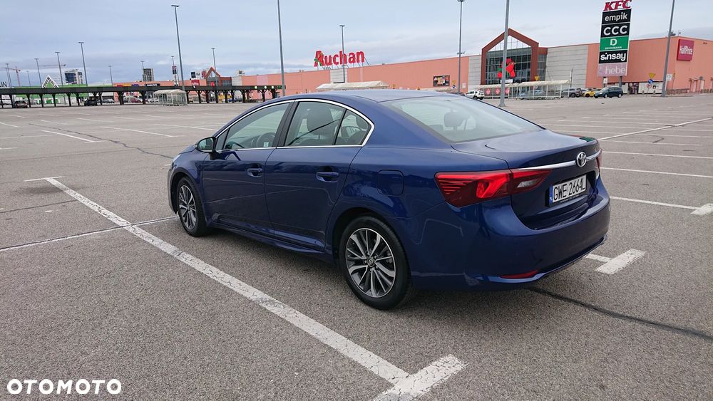 Toyota Avensis 1.8 Premium - 4