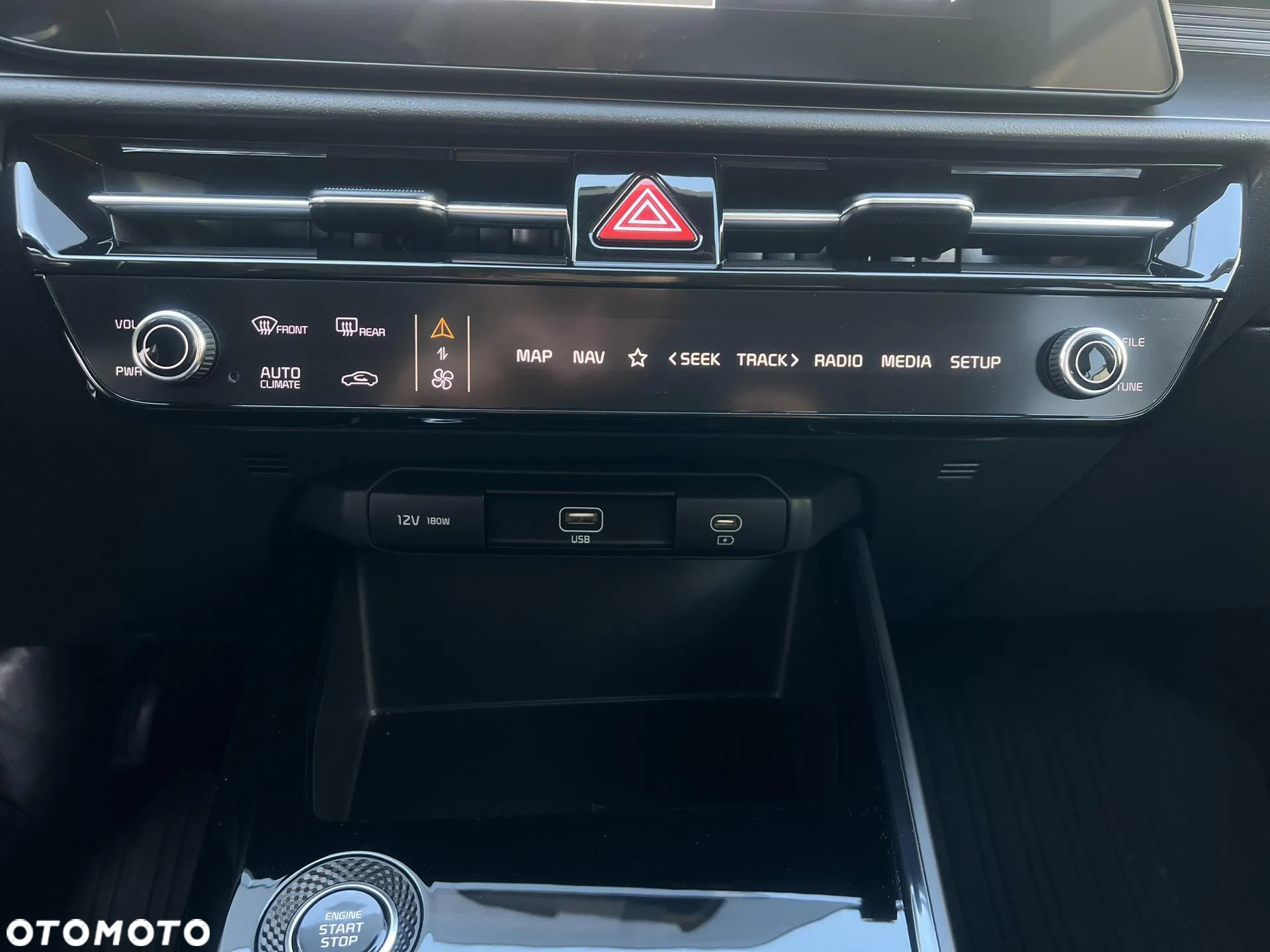 Kia Niro 1.6 GDI Hybrid L - 24