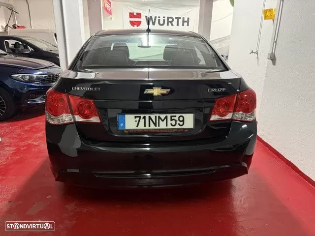 Chevrolet Cruze 1.7 VCDi LT - 6
