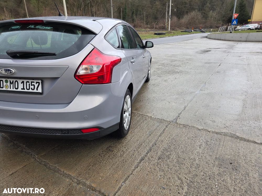 Ford Focus 1.6 TDCi DPF SYNC Edition - 5
