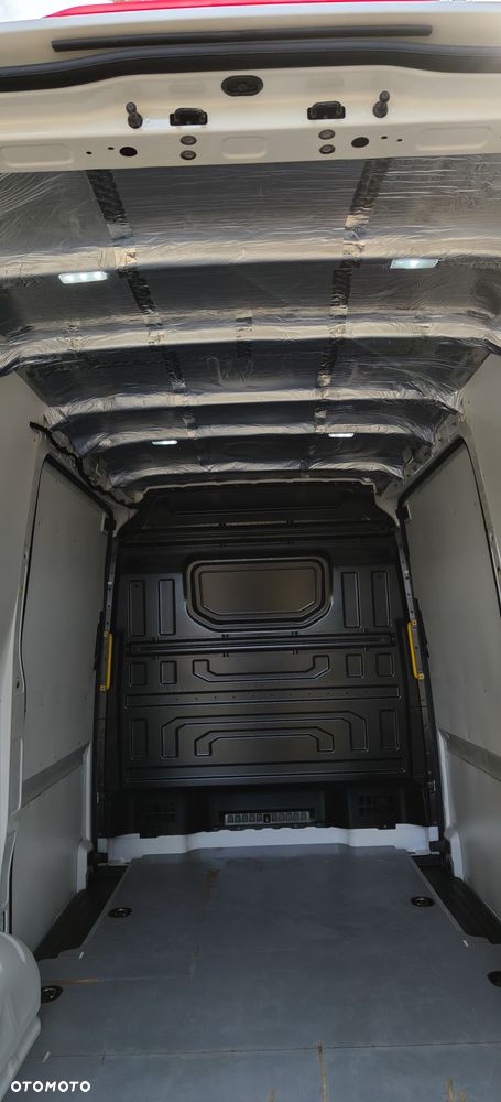 Volkswagen Crafter - 12