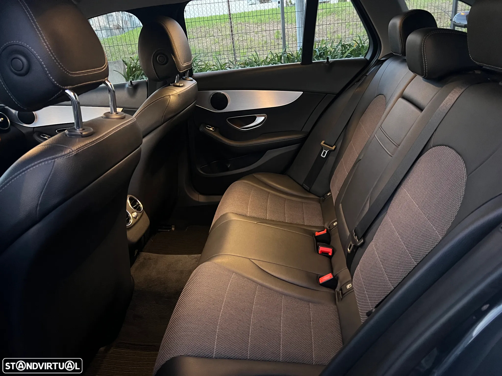Mercedes-Benz C 350 e - 38