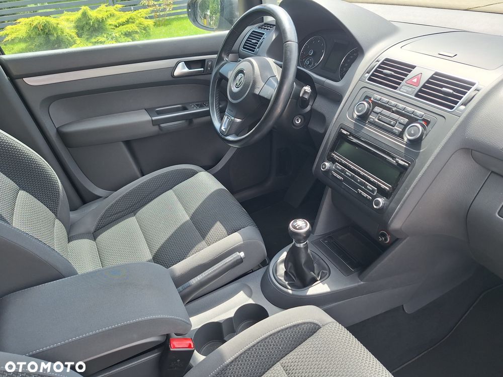 Volkswagen Touran - 21