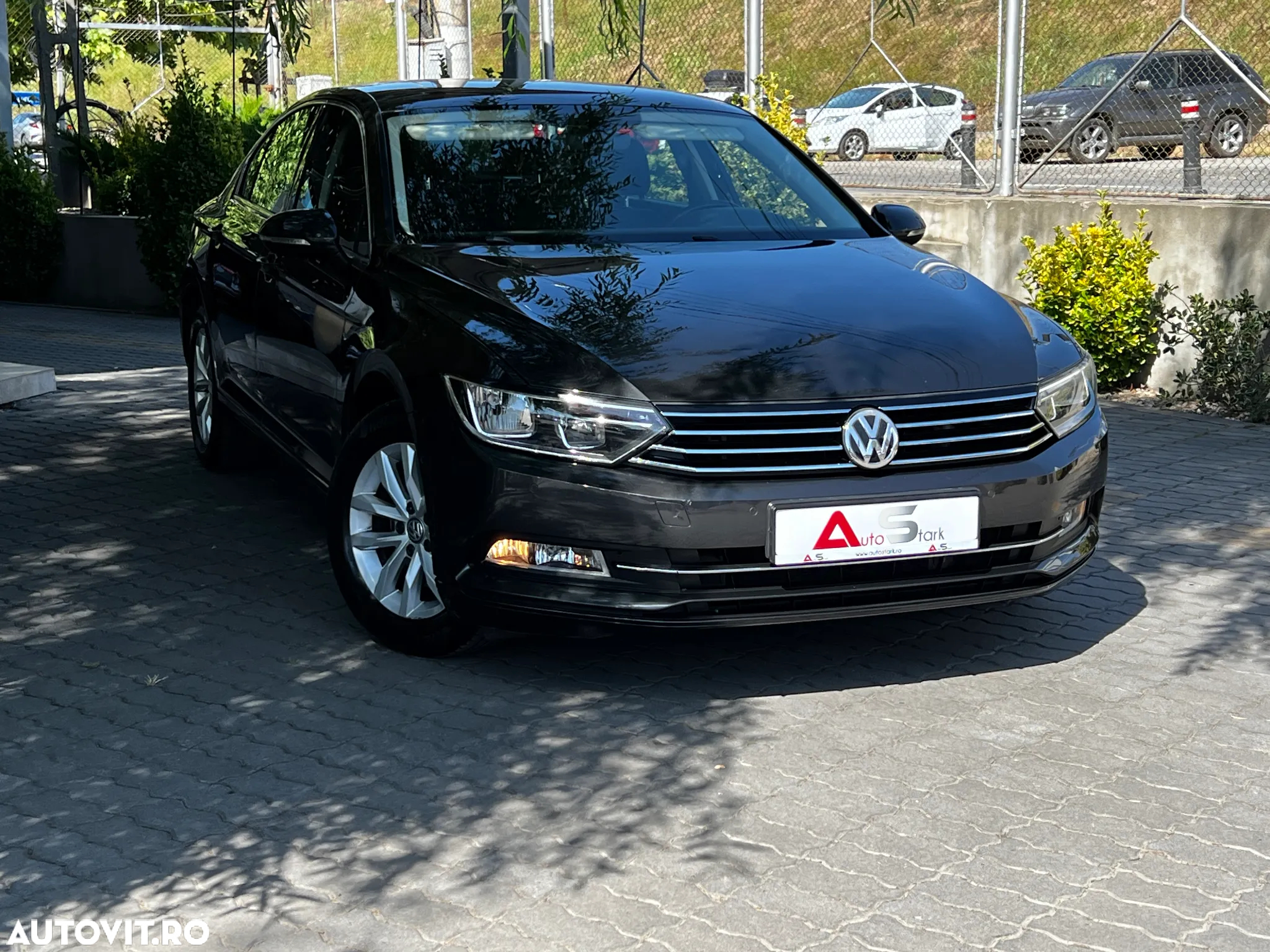 Volkswagen Passat 2.0 TDI (BlueMotion Technology) DSG Comfortline - 11