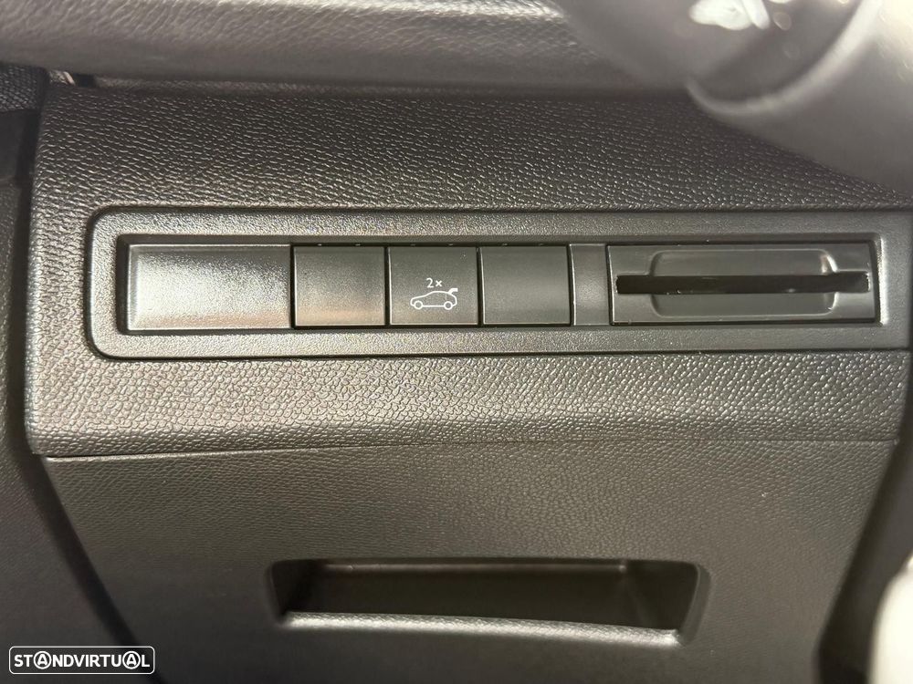 Peugeot 5008 1.5 BlueHDi GT Line J19 EAT8 - 21