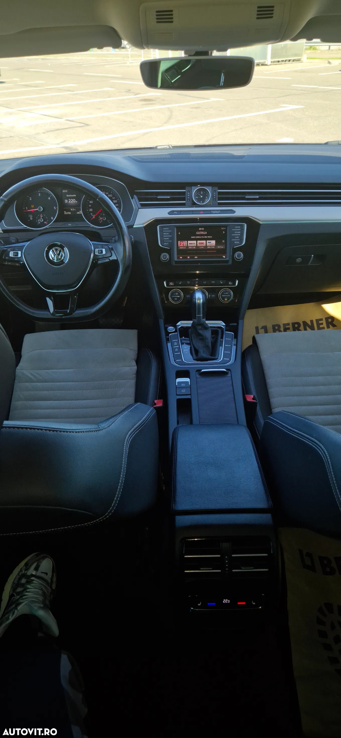 Volkswagen Passat Variant 2.0 TDI DSG Comfortline - 8