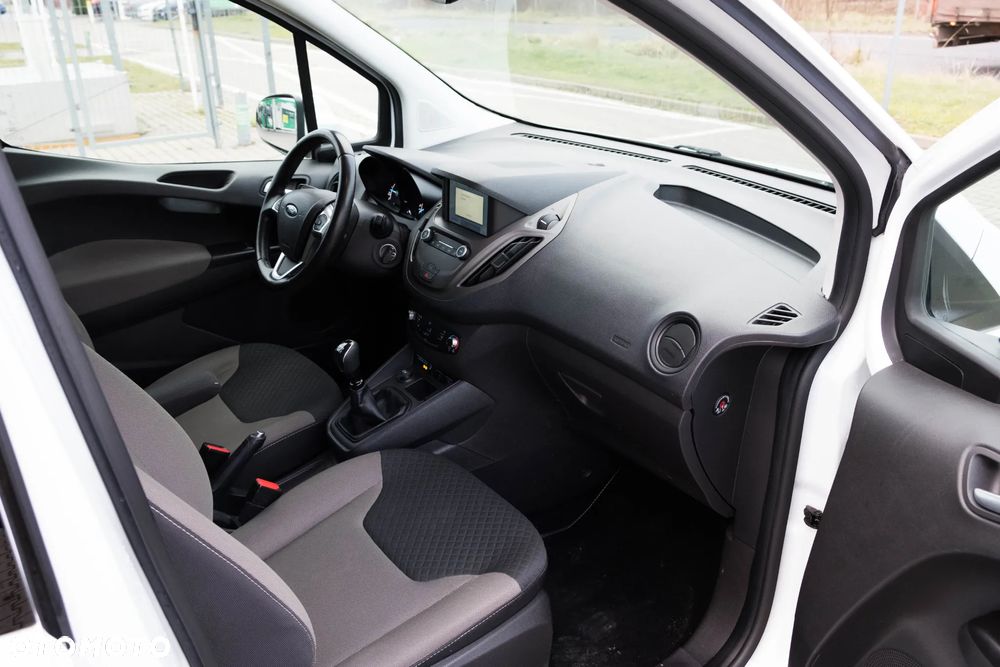 Ford Tourneo Courier 1.5 TDCi S&S Titanium - 34