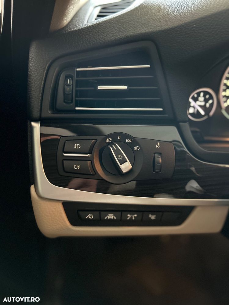 BMW Seria 5 520d xDrive - 13