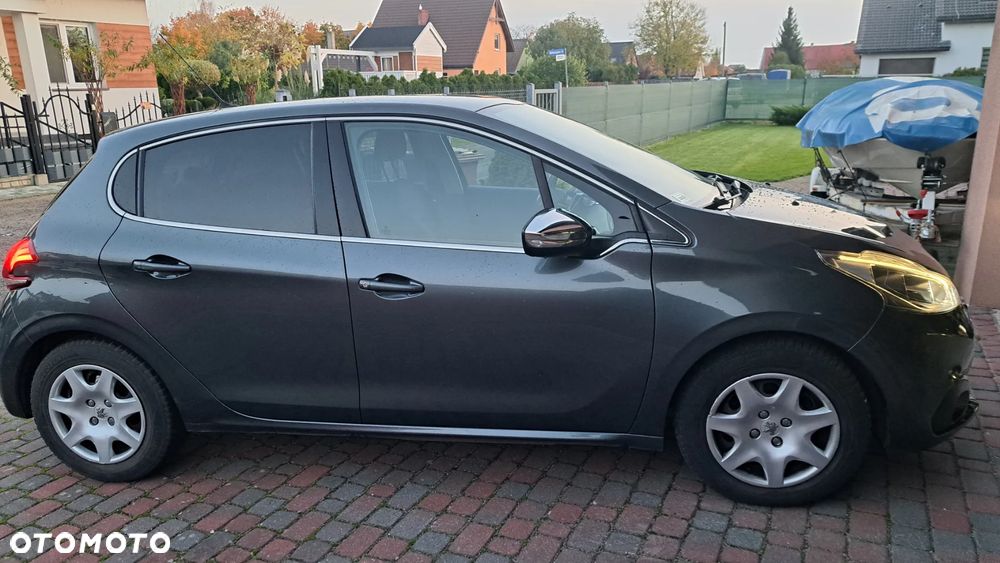 Peugeot 208 1.2 PureTech Style - 19